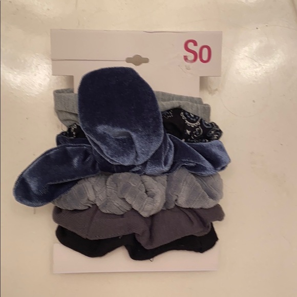 SO Accessories - Brand new scrunchies